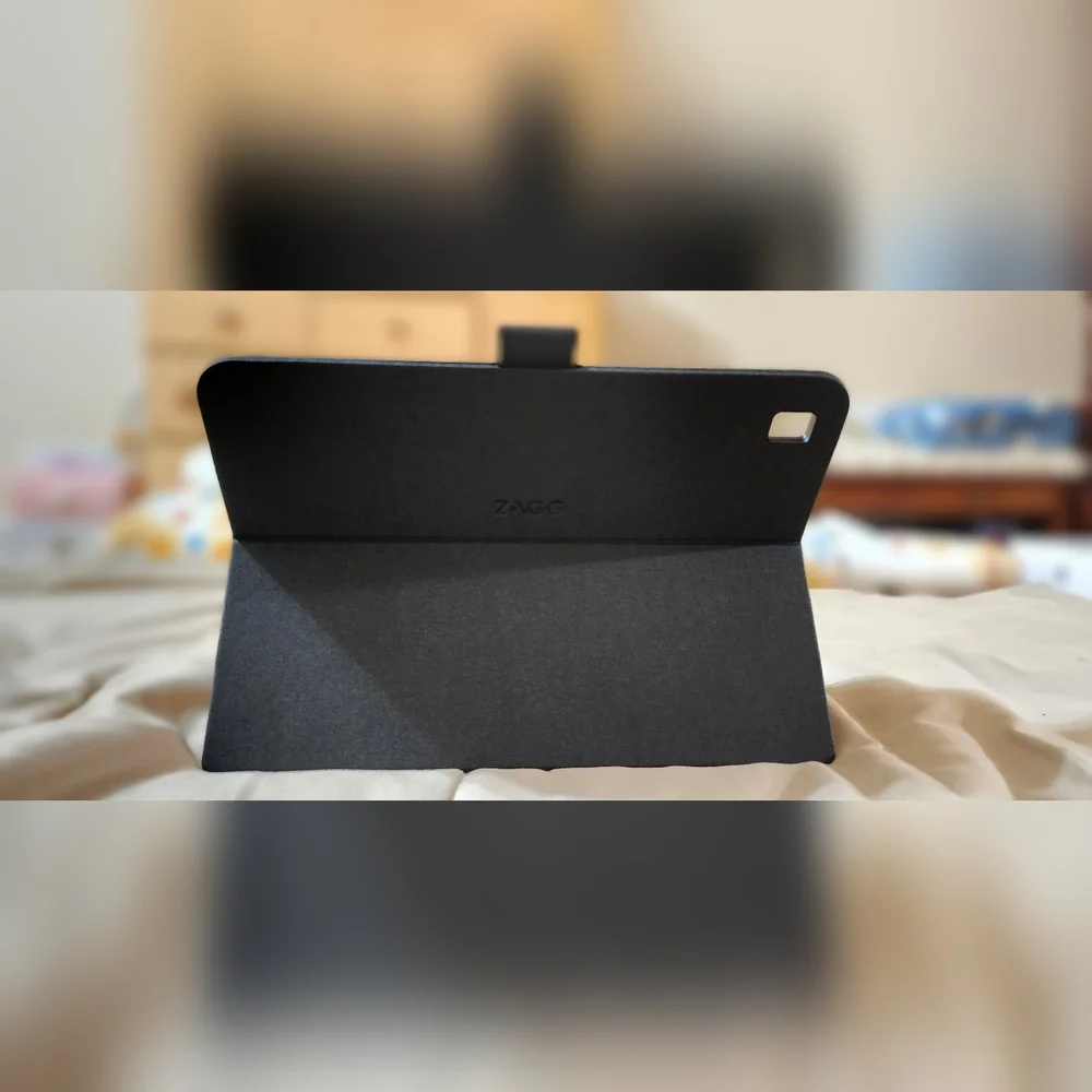 Black Tablet Keyboard Case (6th Generation iPad)
